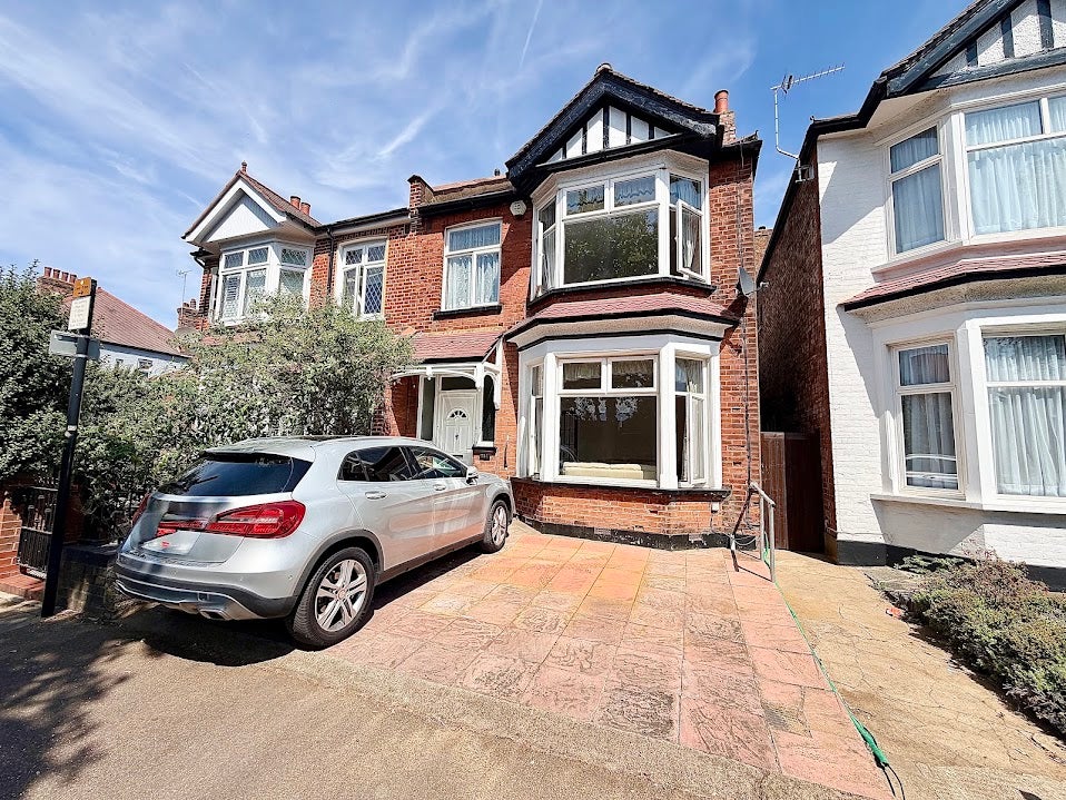 House Pinner Road in Greater London