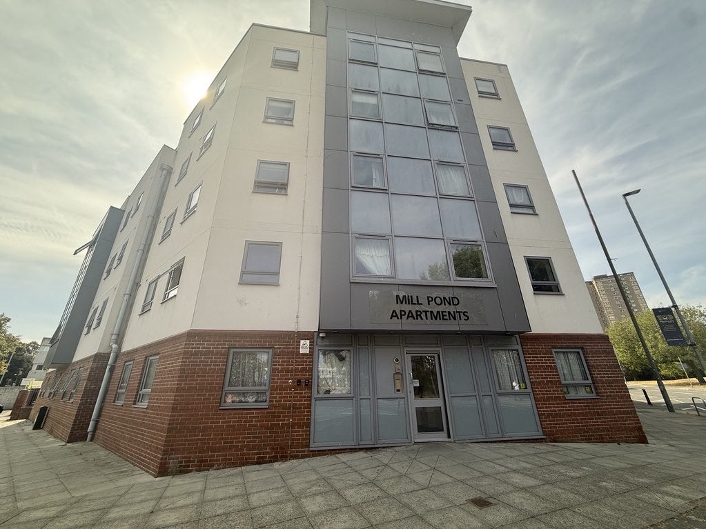 Flat St Edward's Road in Portsmouth