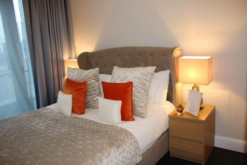 Room City Road in Greater London