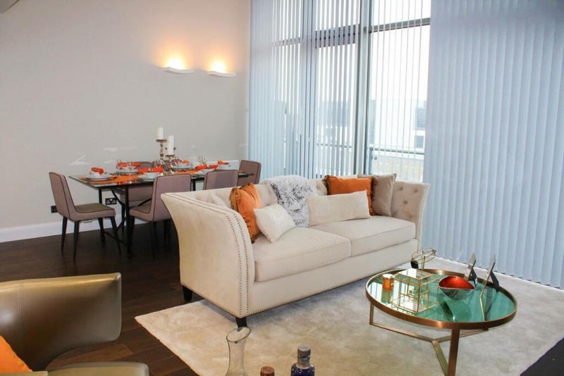 Room City Road in Greater London