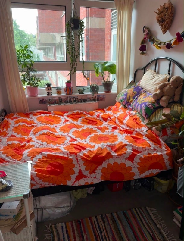 Room Shuttleworth Road in Greater London