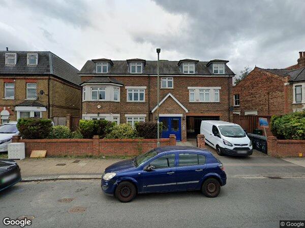 Flat Long Lane in Greater London