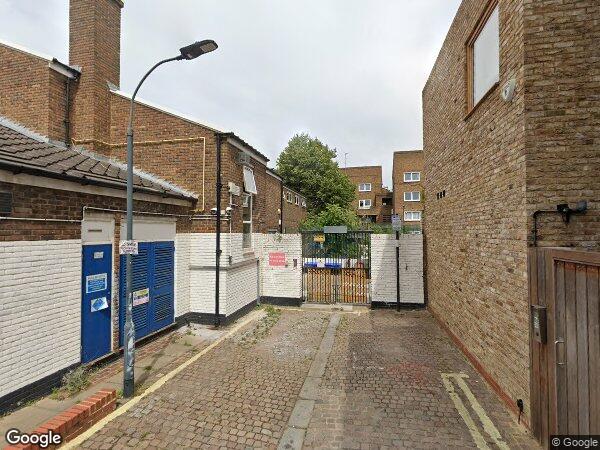 Flat Caroline Walk in Greater London