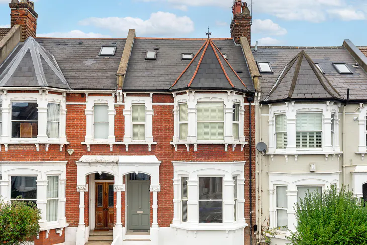 House Hillfield Road in Greater London