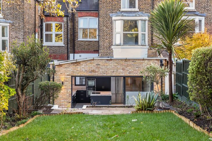 House Hillfield Road in Greater London