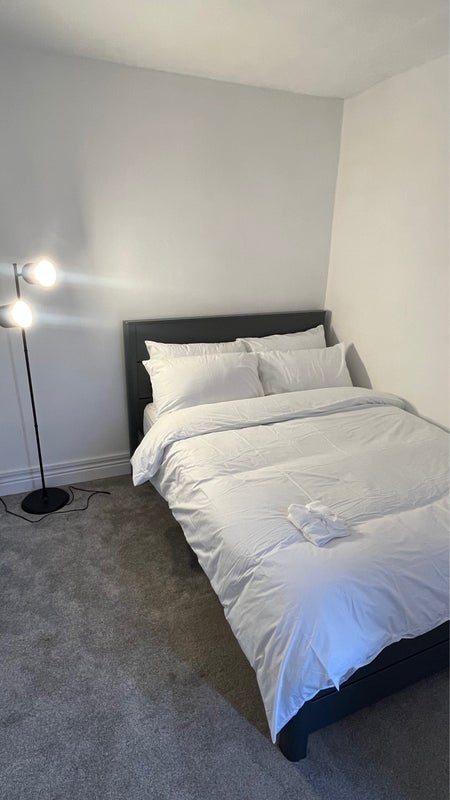Room Thompson Road in Ipswich