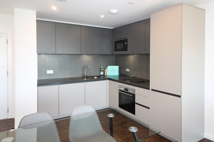 Flat Henry Street in Greater London