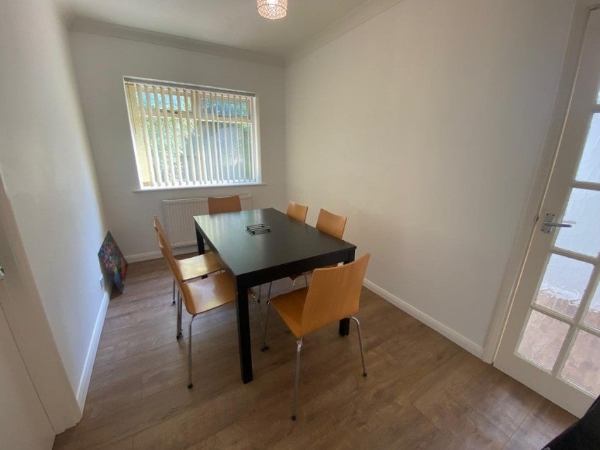 Room Beech Grove in Guildford