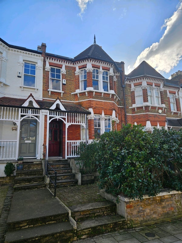 Room Fawnbrake Avenue in Greater London