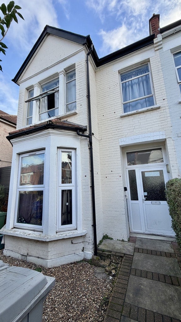 Room Cranhurst Road in Greater London