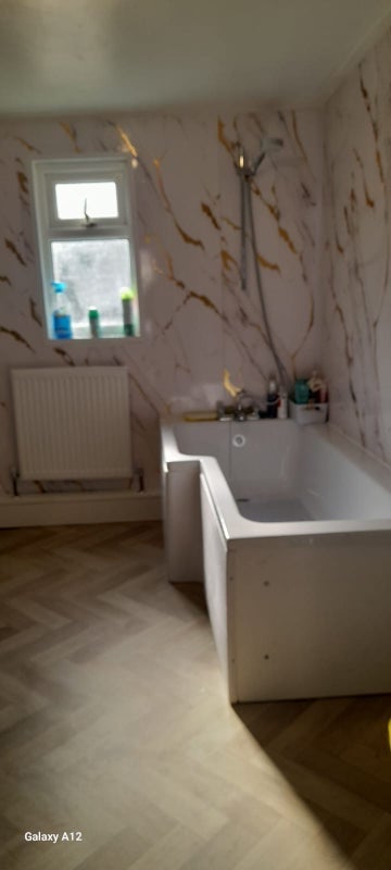 Room Haselbury Road in Greater London