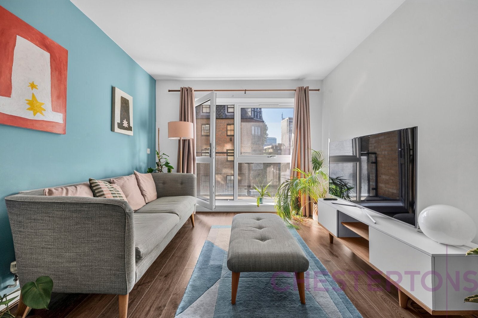 Flat Cudworth Street in Greater London