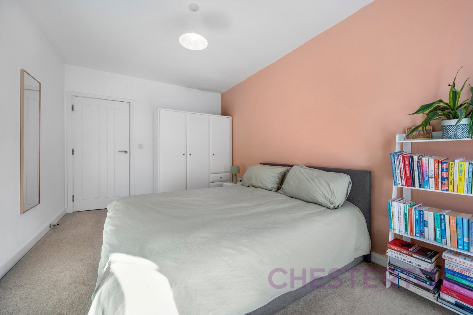 Flat Cudworth Street in Greater London