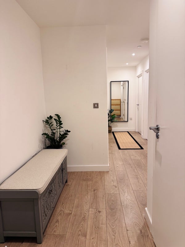 Room Priory Road in Greater London