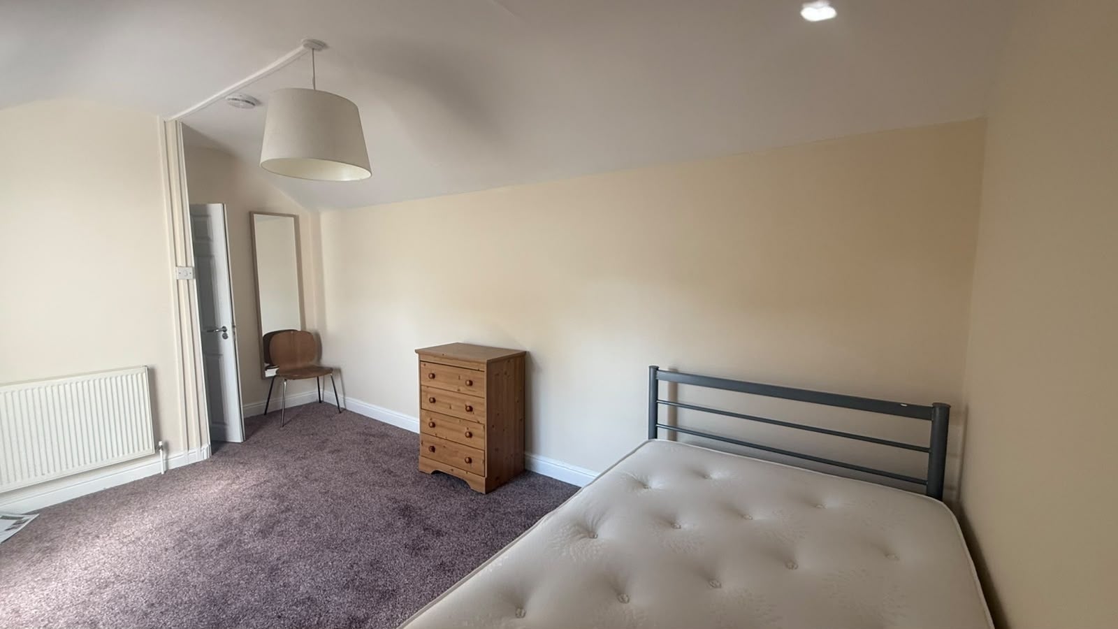 Room Owen Road in Wolverhampton