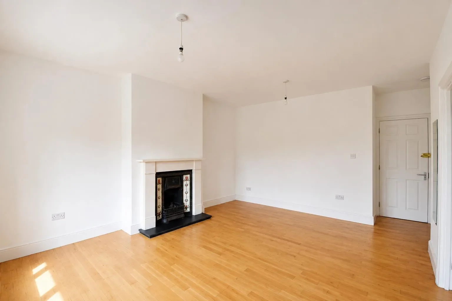 Flat Upper Richmond Road West in Greater London