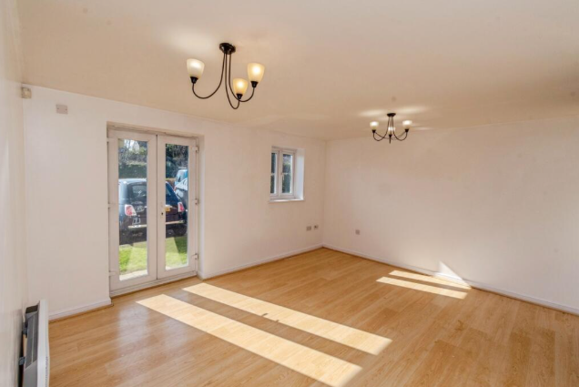 Flat Waterside Avenue in Sandwell