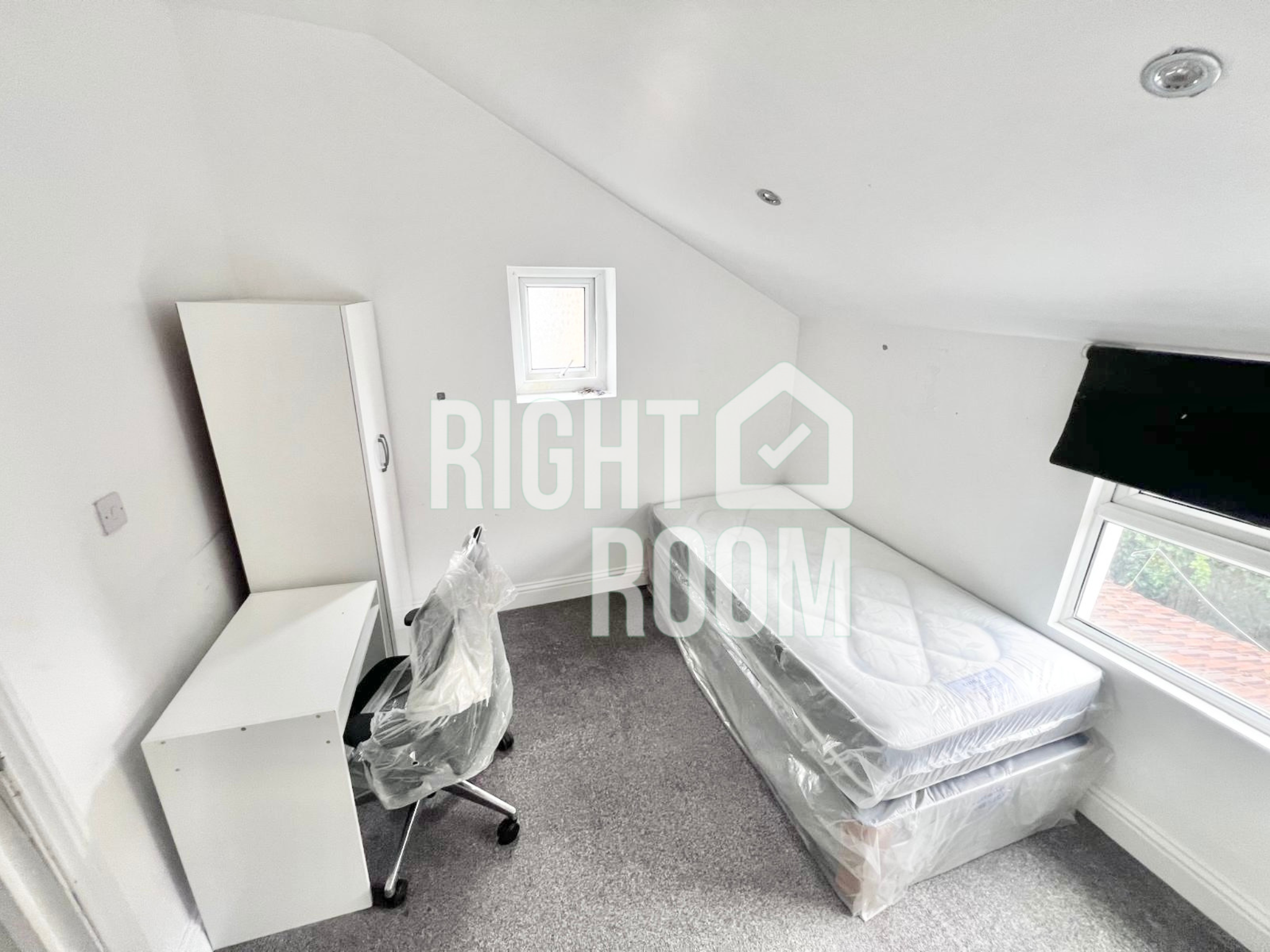 Room Grosvenor Road in London