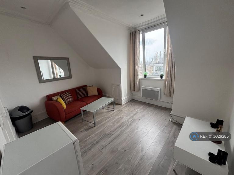 Flat Skene Square in Aberdeen City