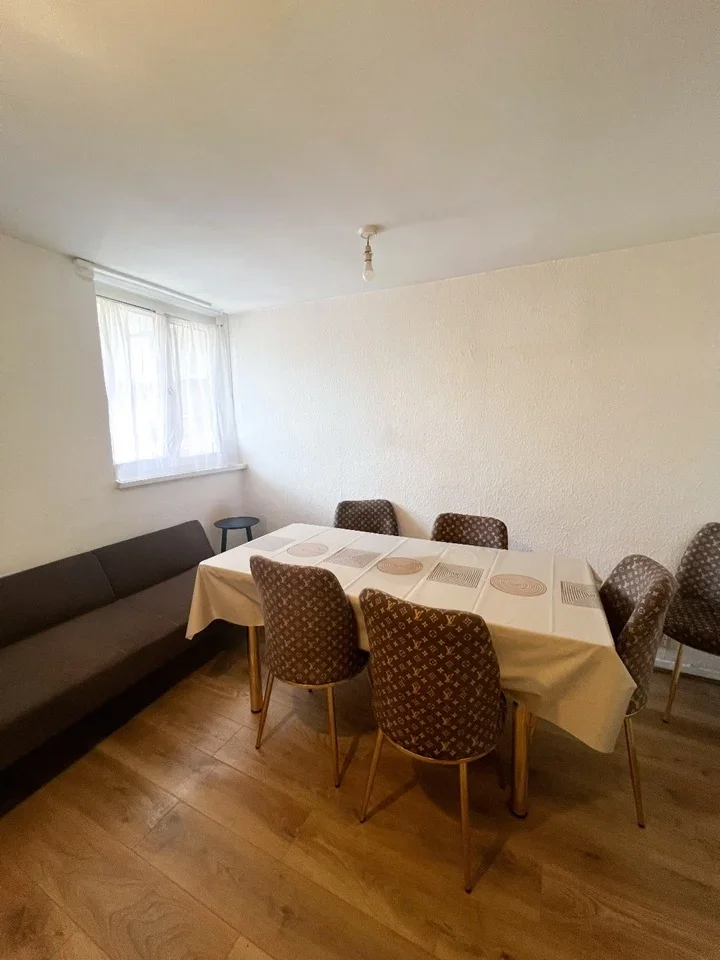 Room Bruckner Street in City of Westminster