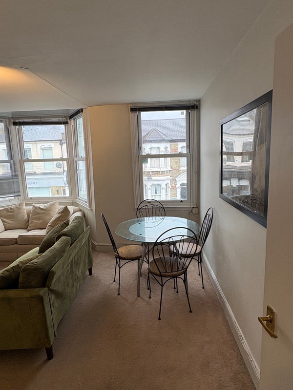 Room Dawes Road in Greater London