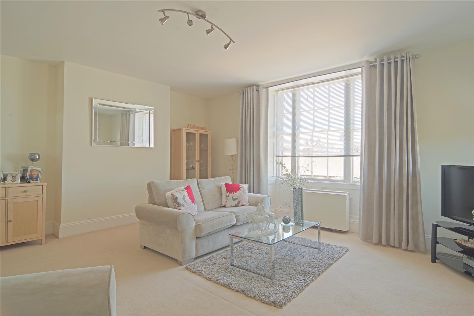Flat Burford Gardens in Hoddesdon