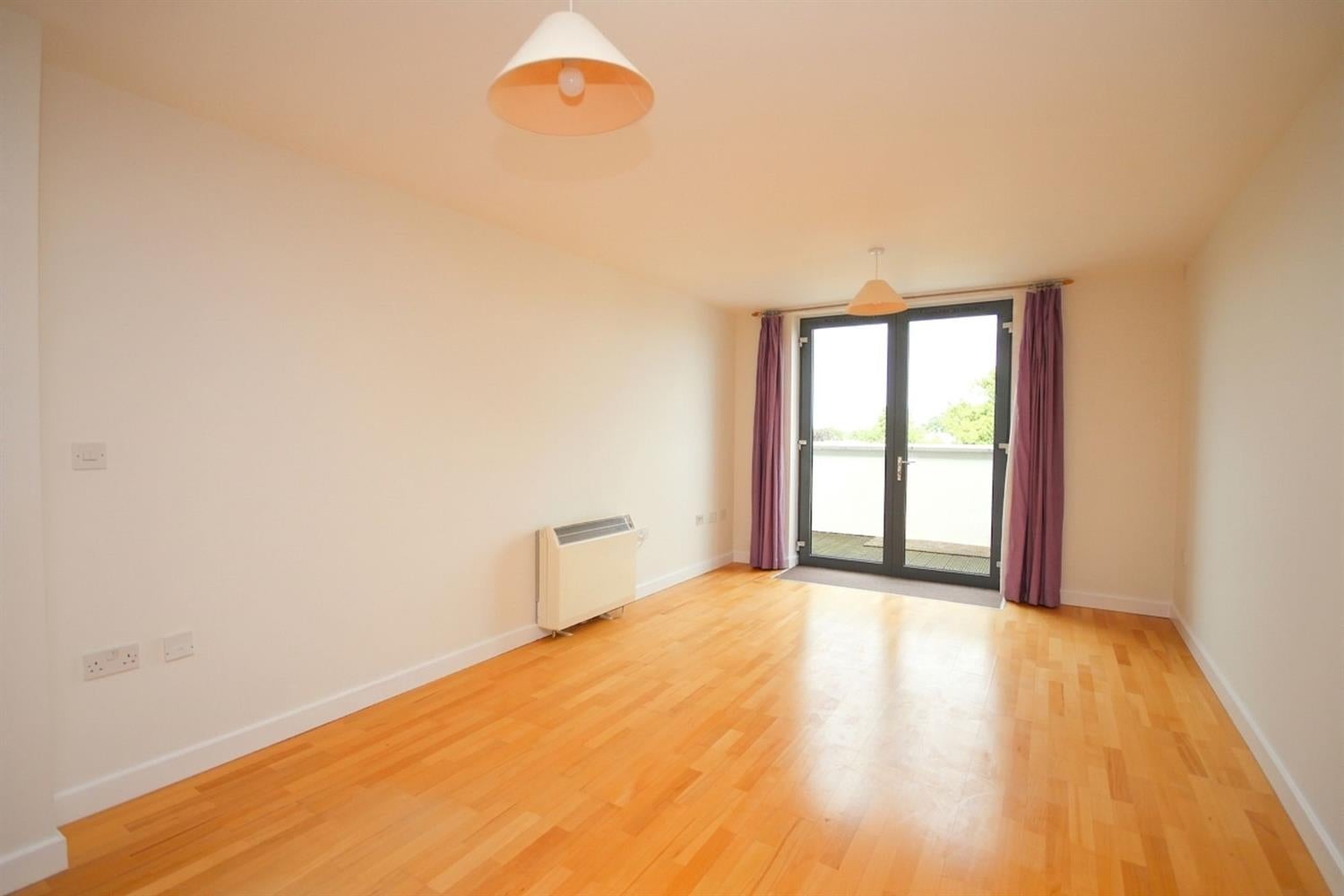 Flat Worthing Road in Horsham