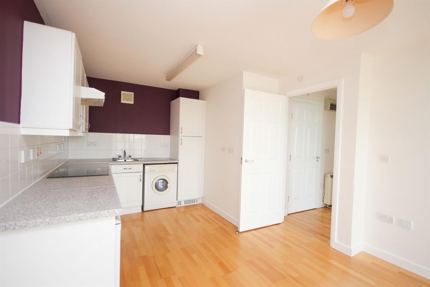 Flat Worthing Road in Horsham
