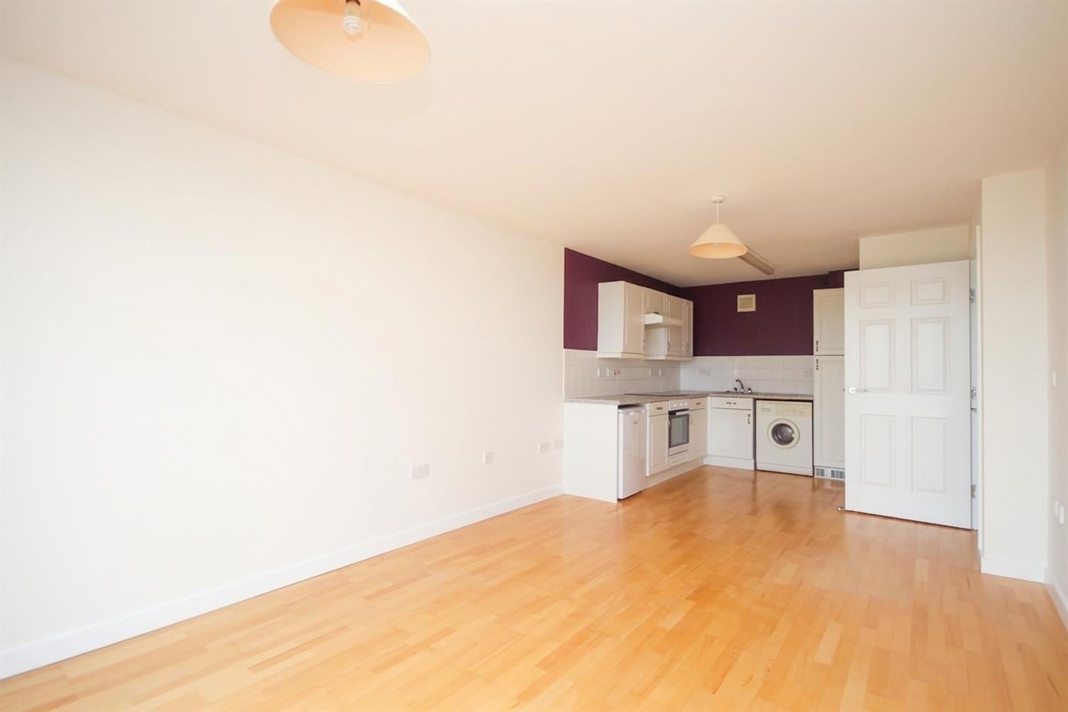 Flat Worthing Road in Horsham