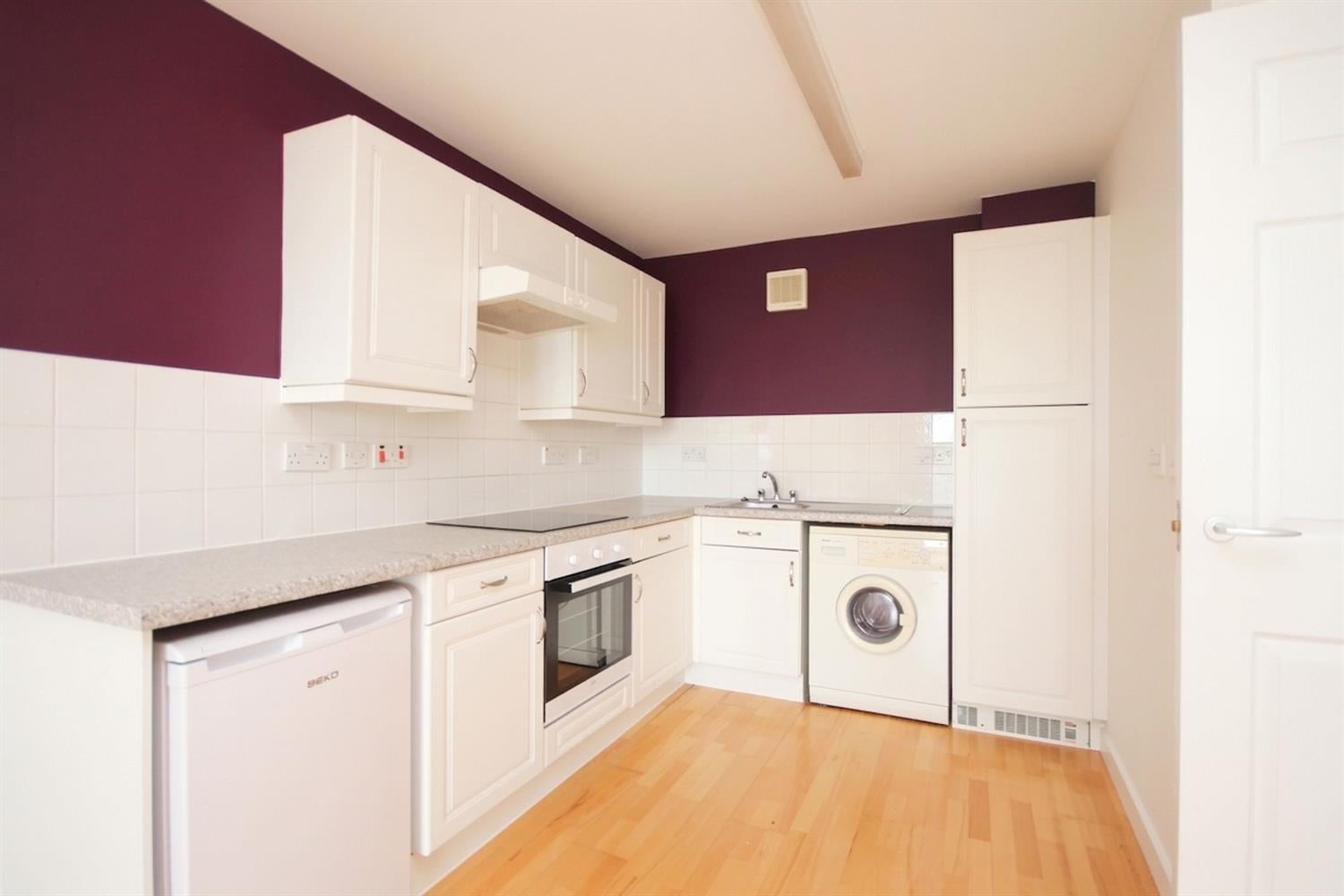 Flat Worthing Road in Horsham