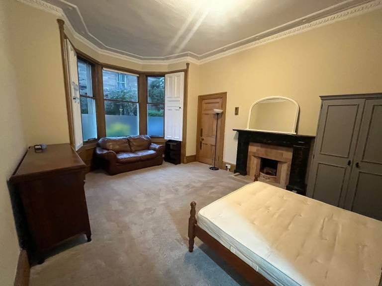 Flat Forbes Road in City of Edinburgh