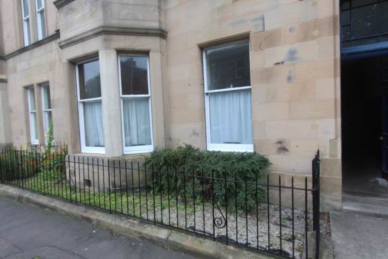 Flat Forbes Road in City of Edinburgh