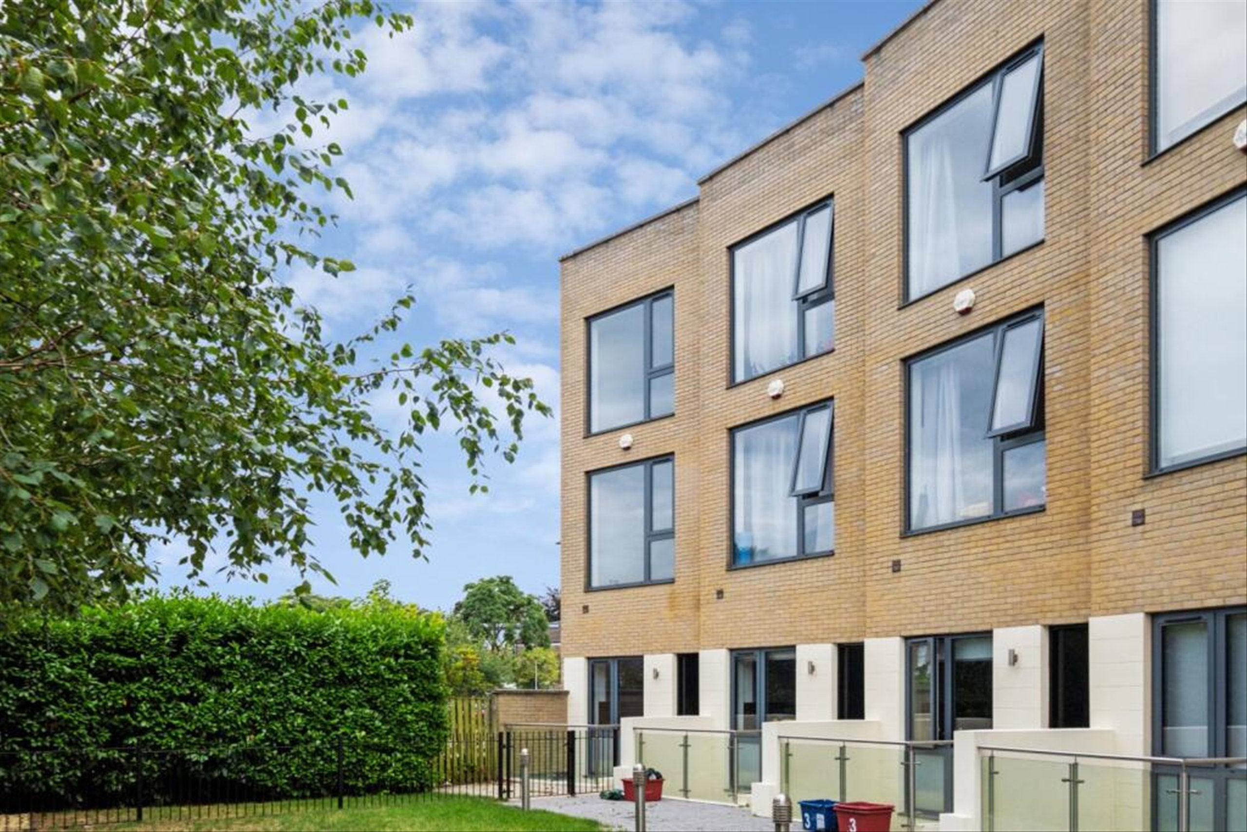 House Gunnersbury Mews in Greater London