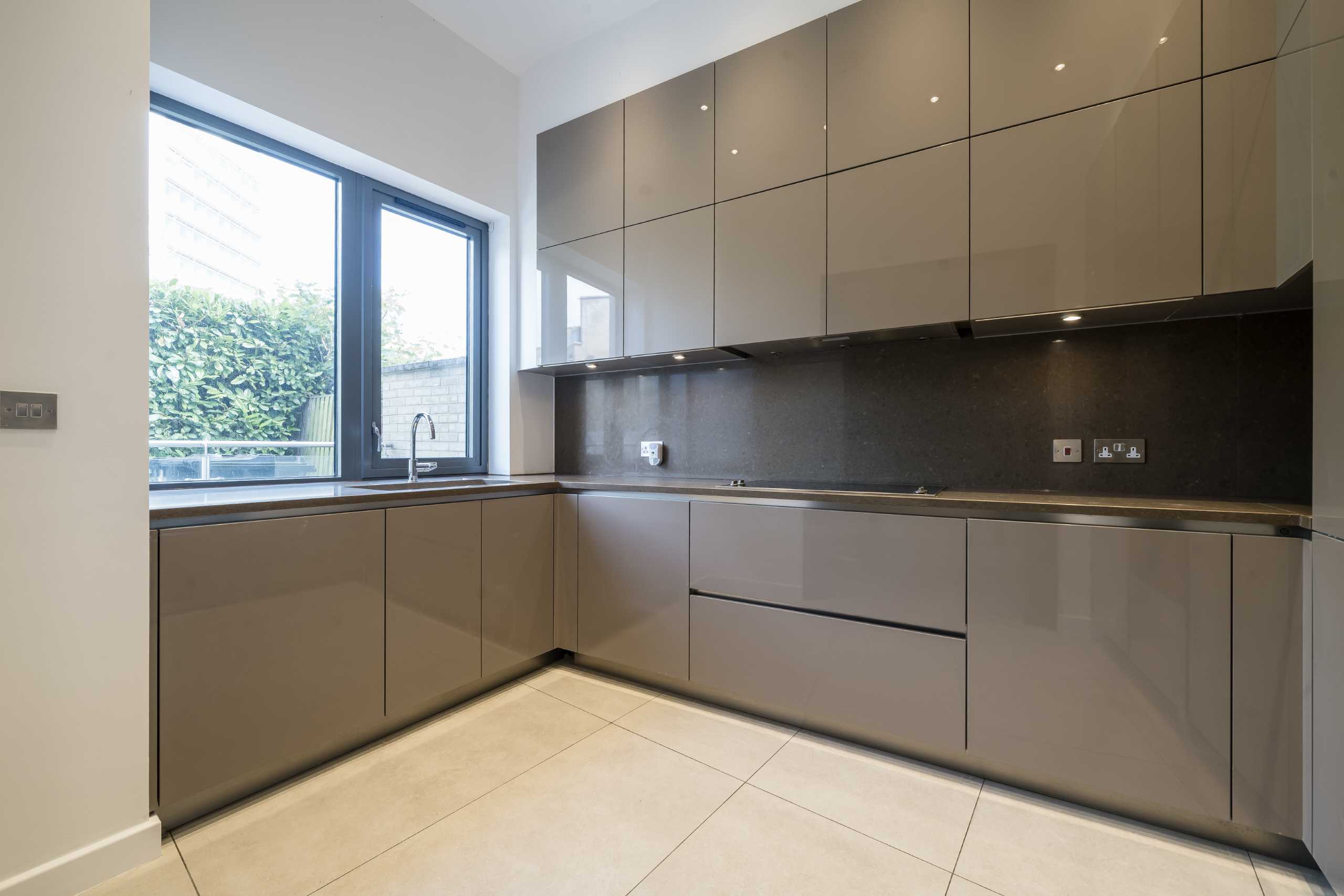 House Gunnersbury Mews in Greater London