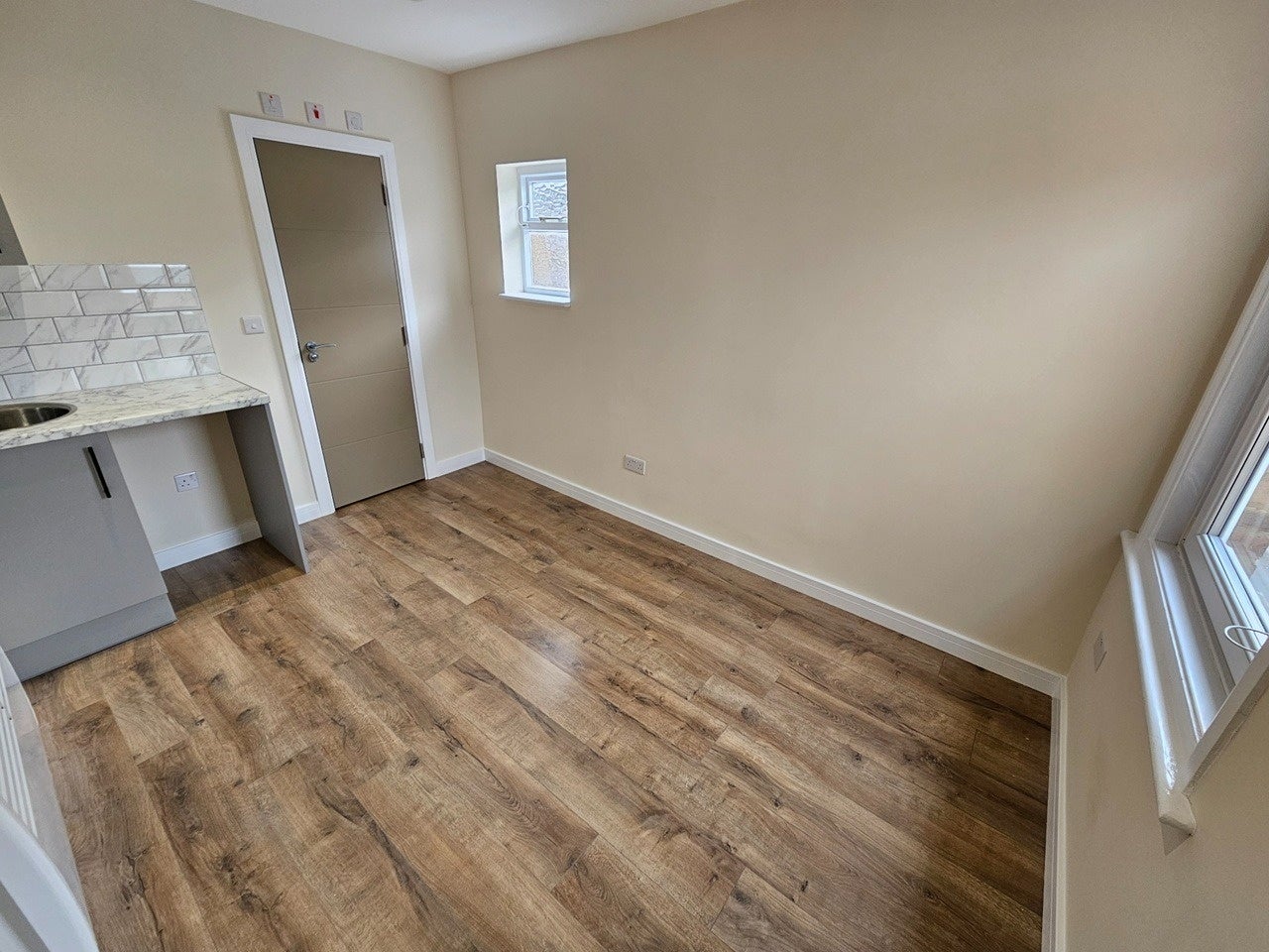 Flat Orchard Road in Borough of Spelthorne