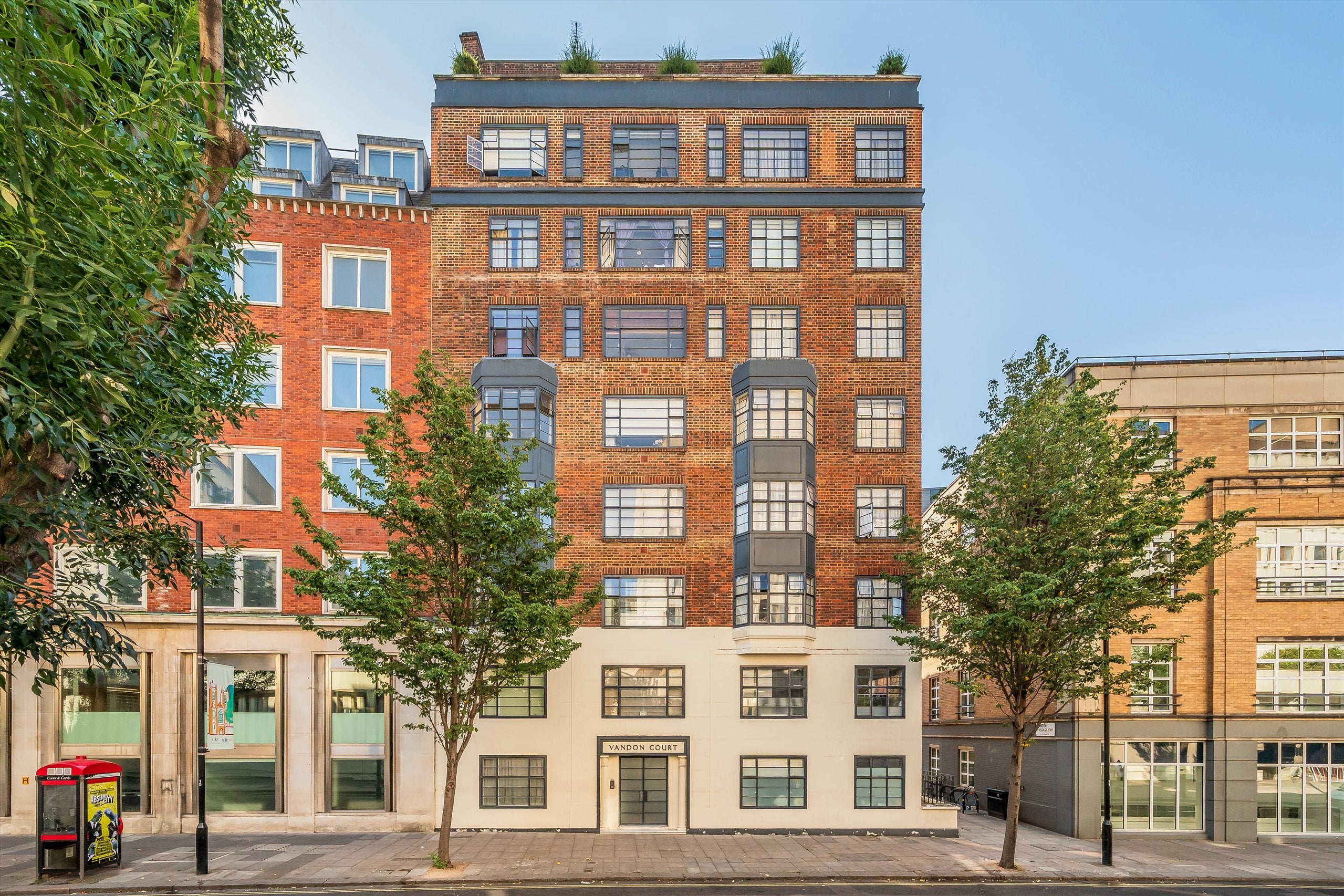Flat Petty France in City of Westminster