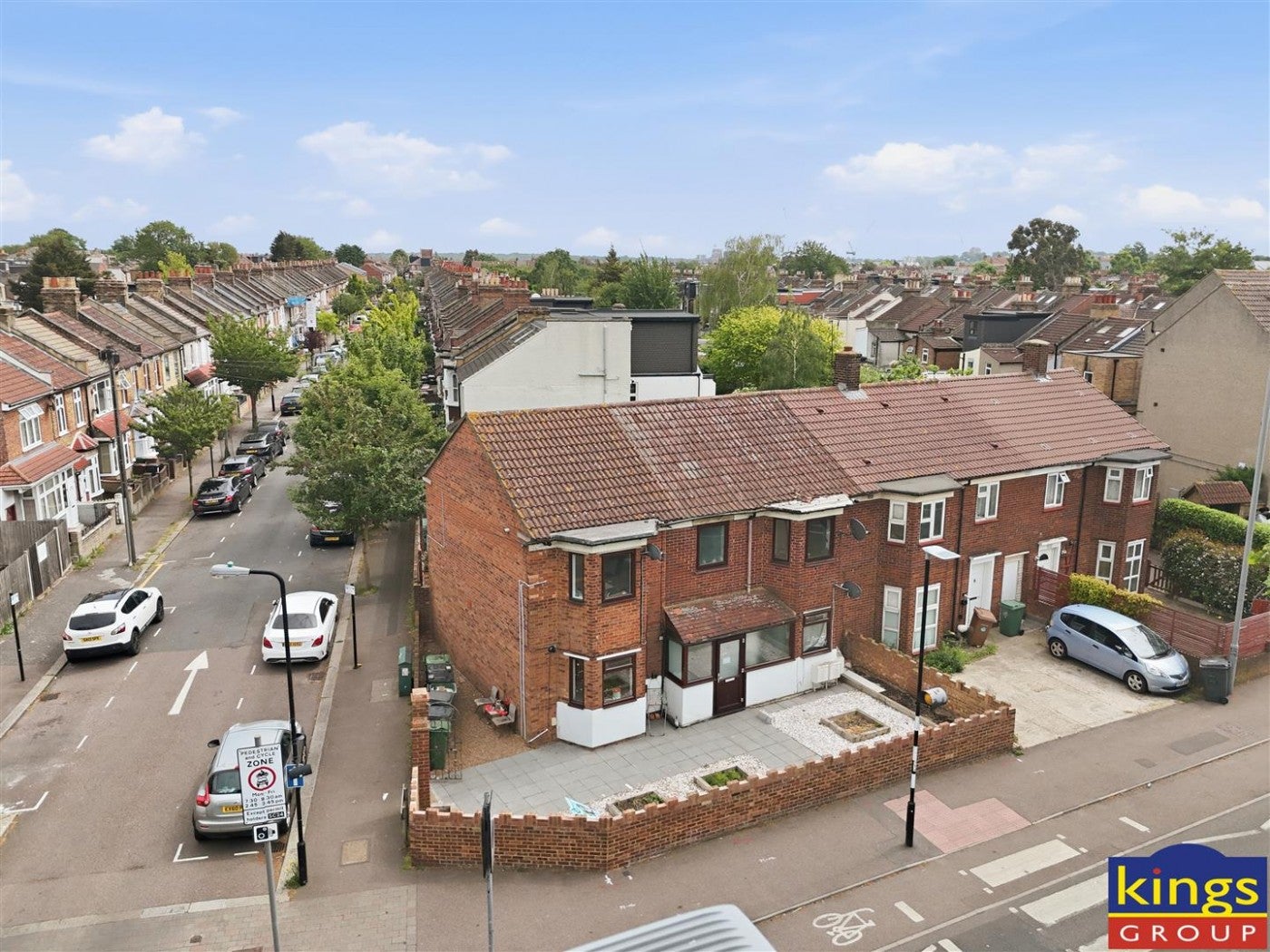Flat Blackhorse Lane in Greater London