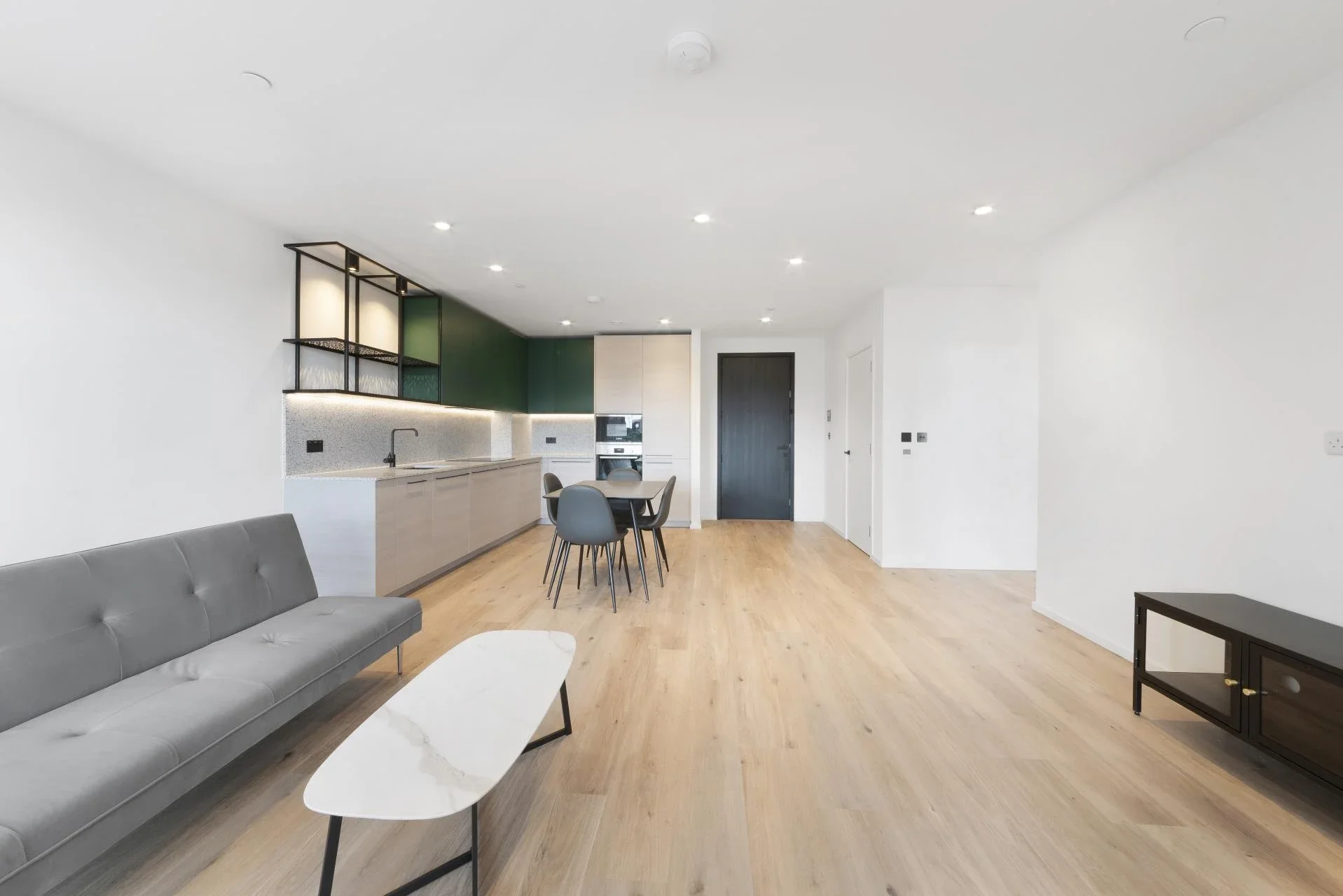 Flat Hawser Lane in Greater London