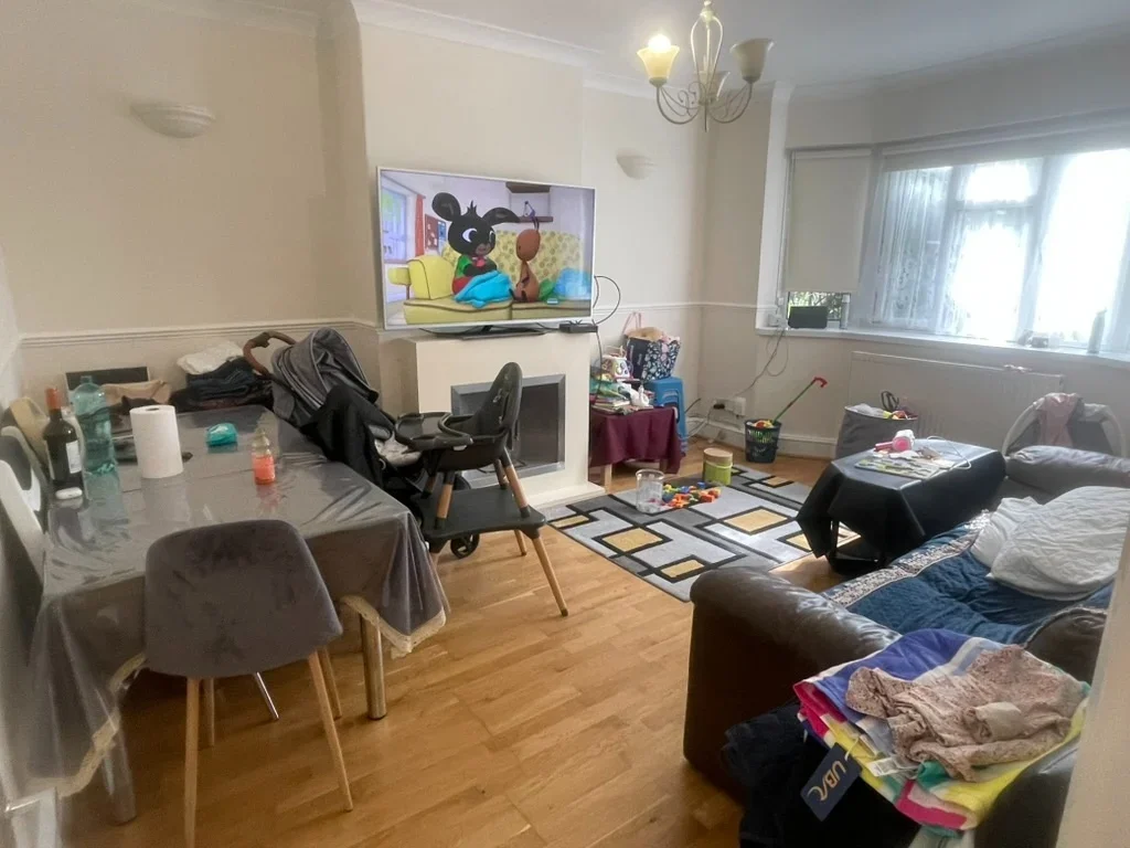 Flat Witherston Way in Greater London