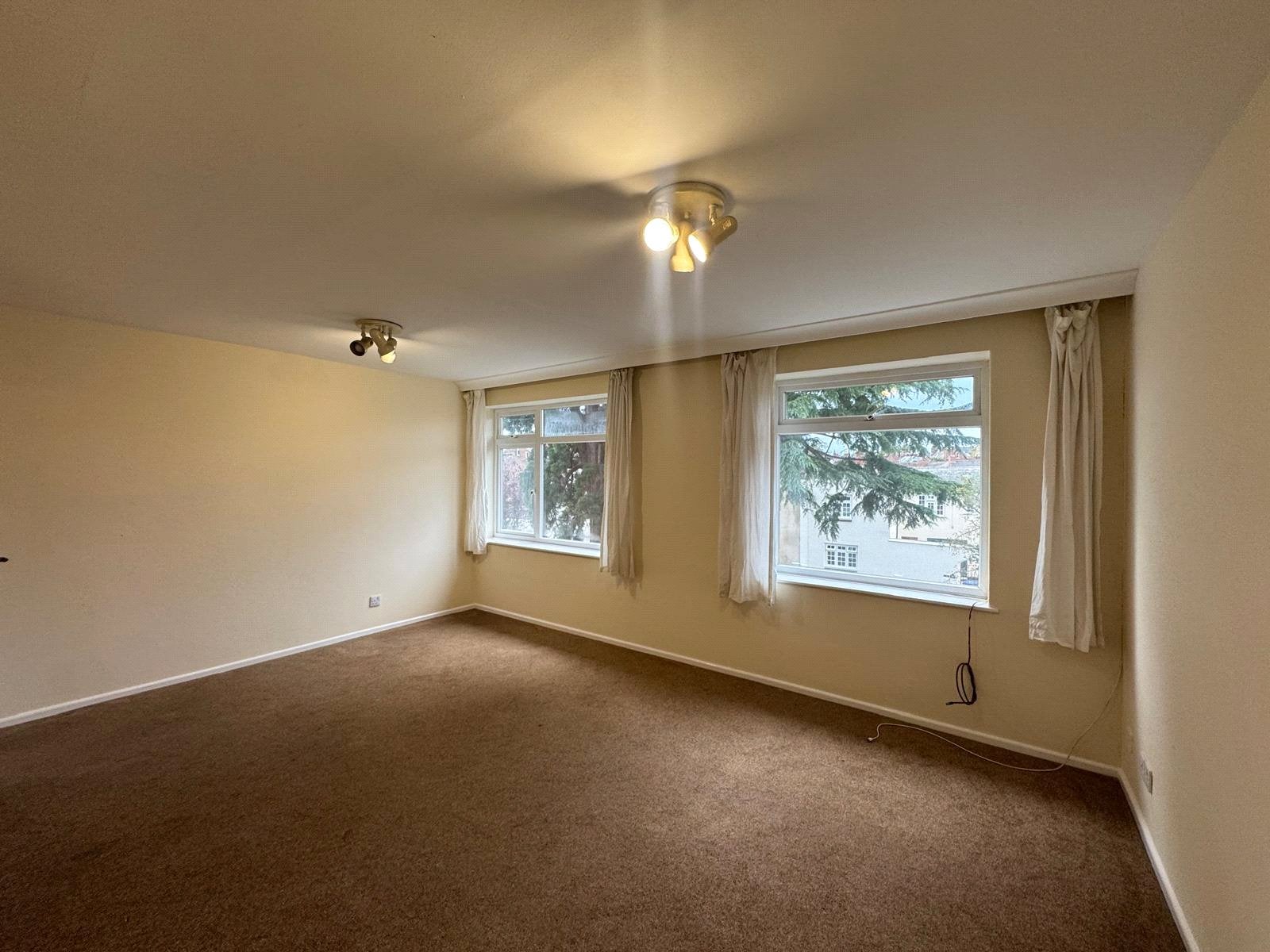 Flat Milverton Crescent West in Leamington