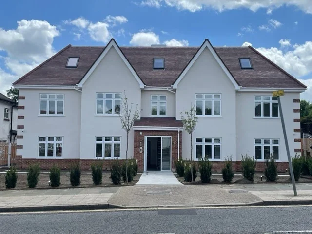 Flat Tudor Gardens in Greater London