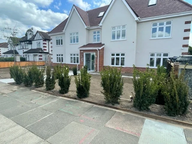Flat Tudor Gardens in Greater London