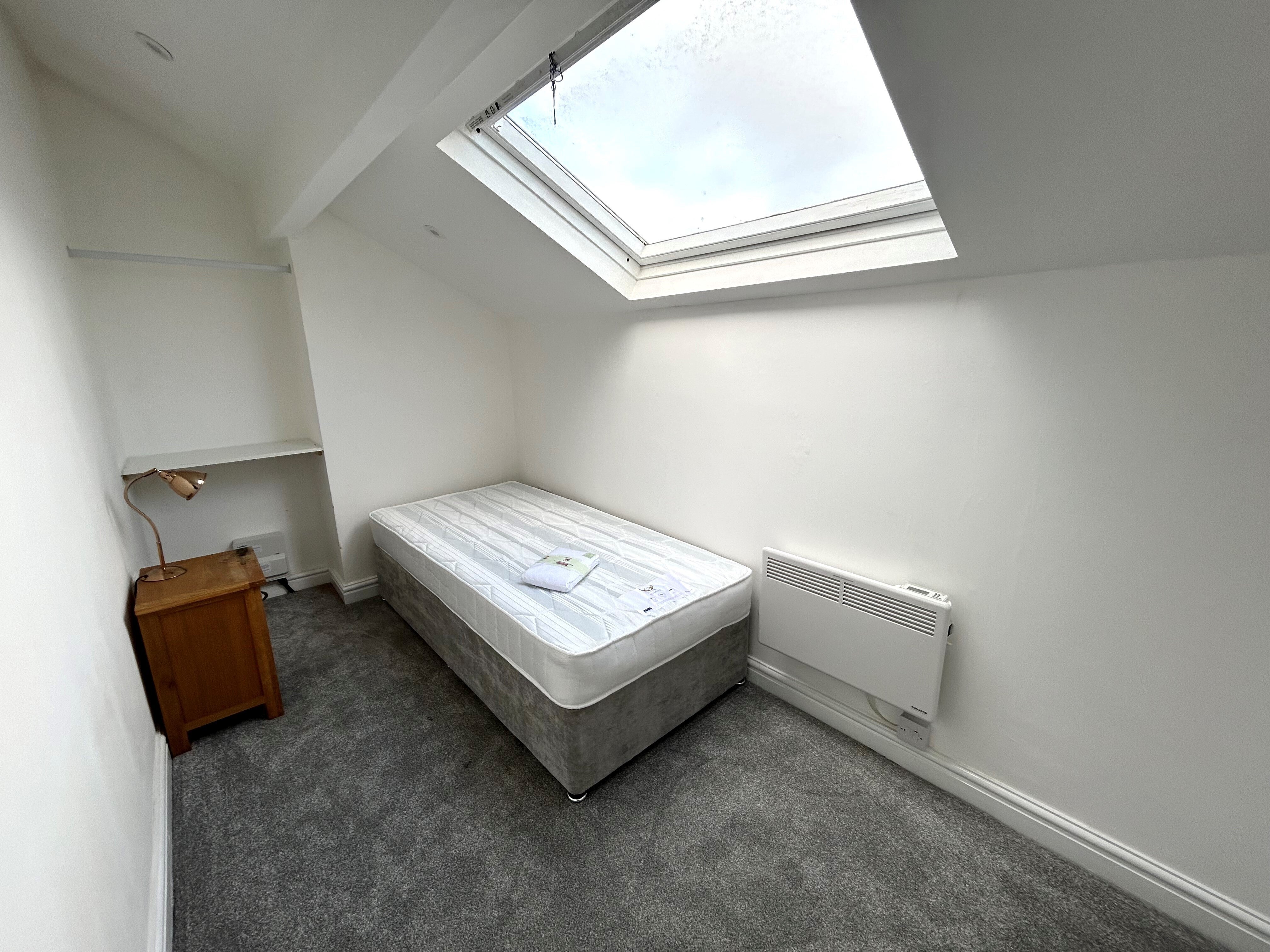 Room Regent Street in Wakefield