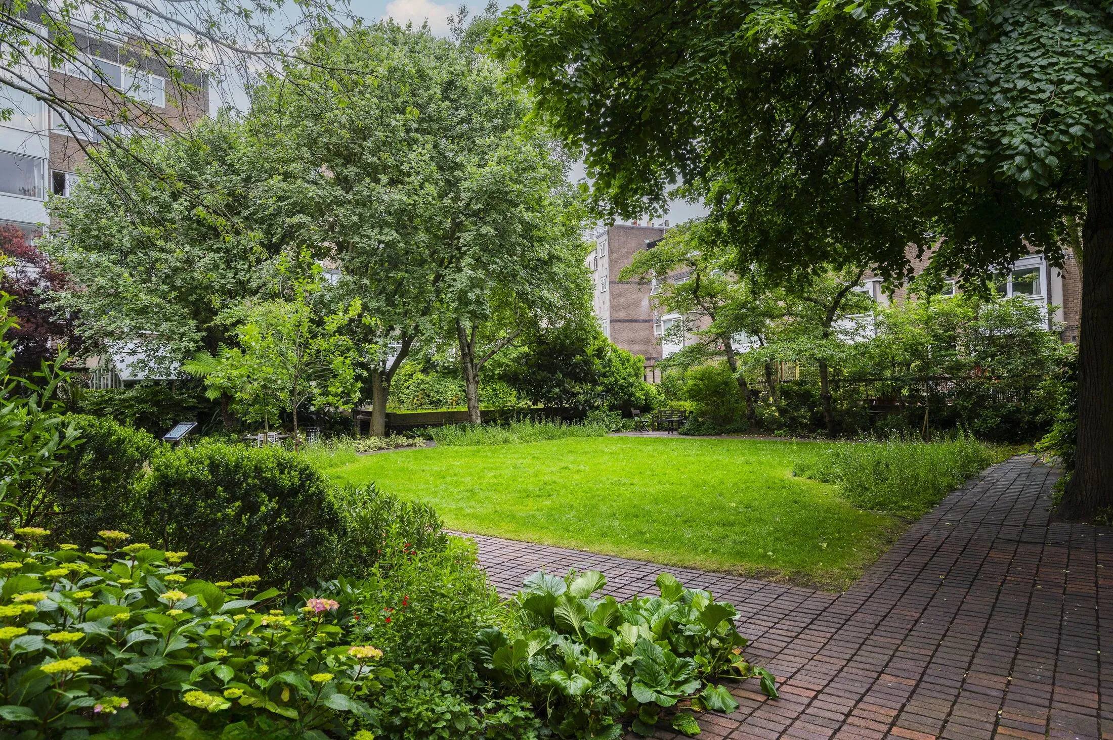 Flat Southwick Street in City of Westminster