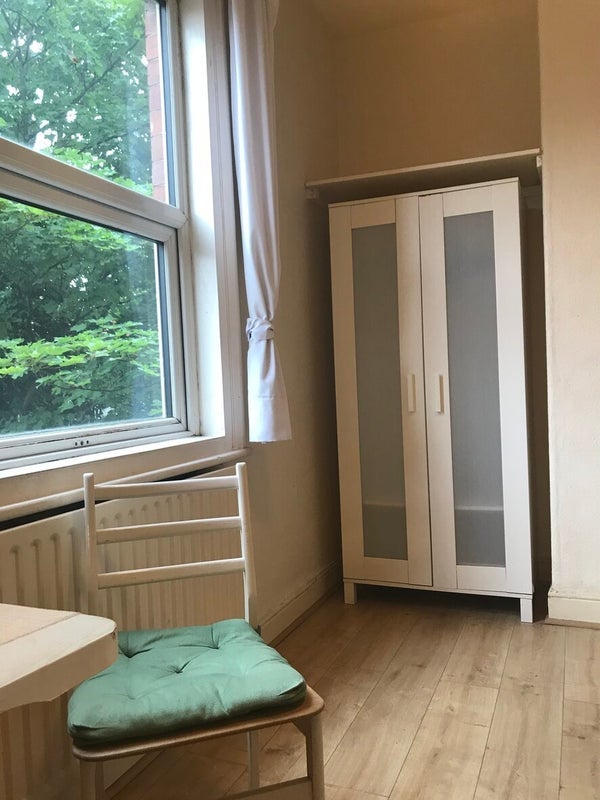 Room Winfield Grove in Leeds