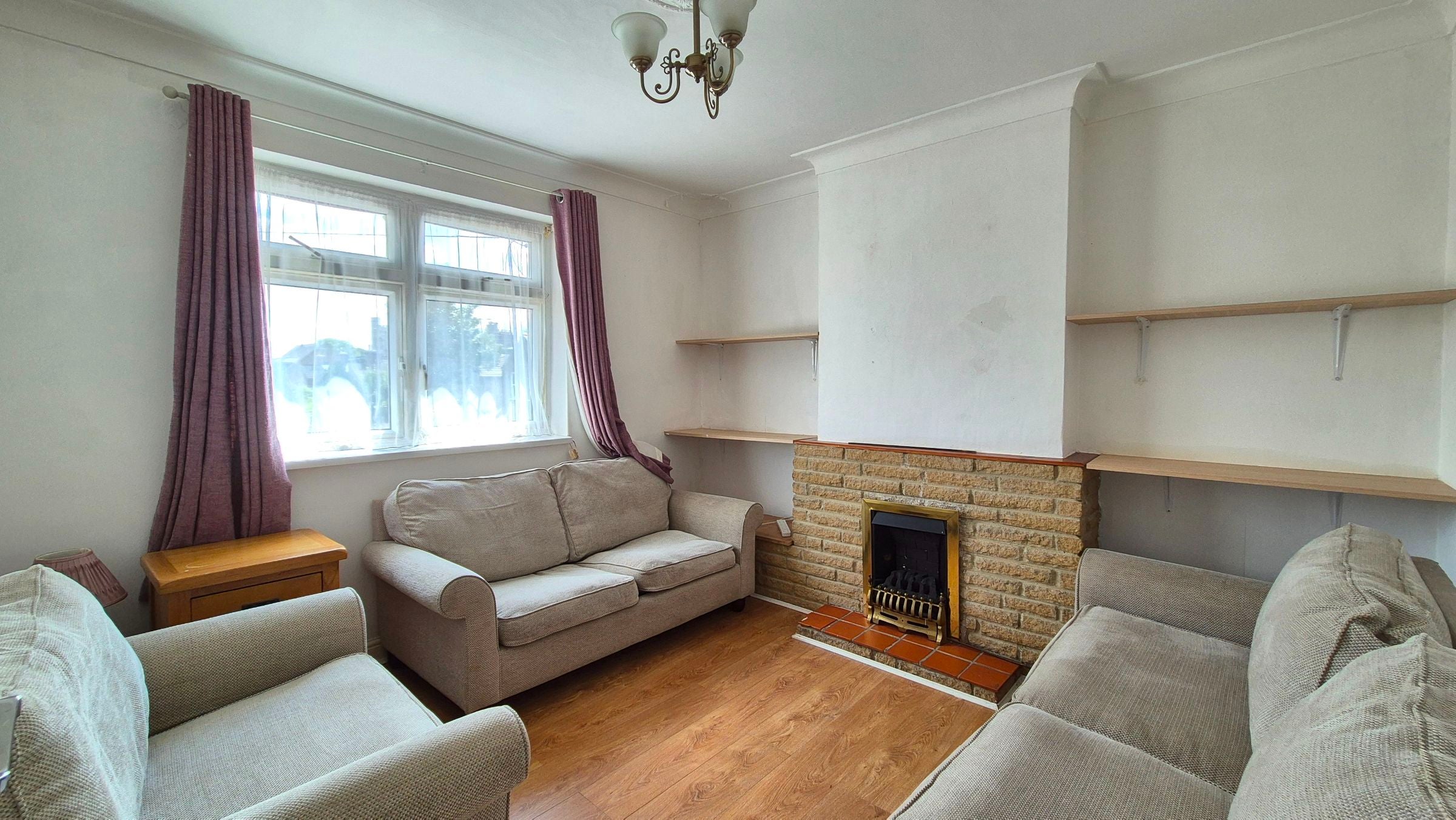 Flat Loring Road in London
