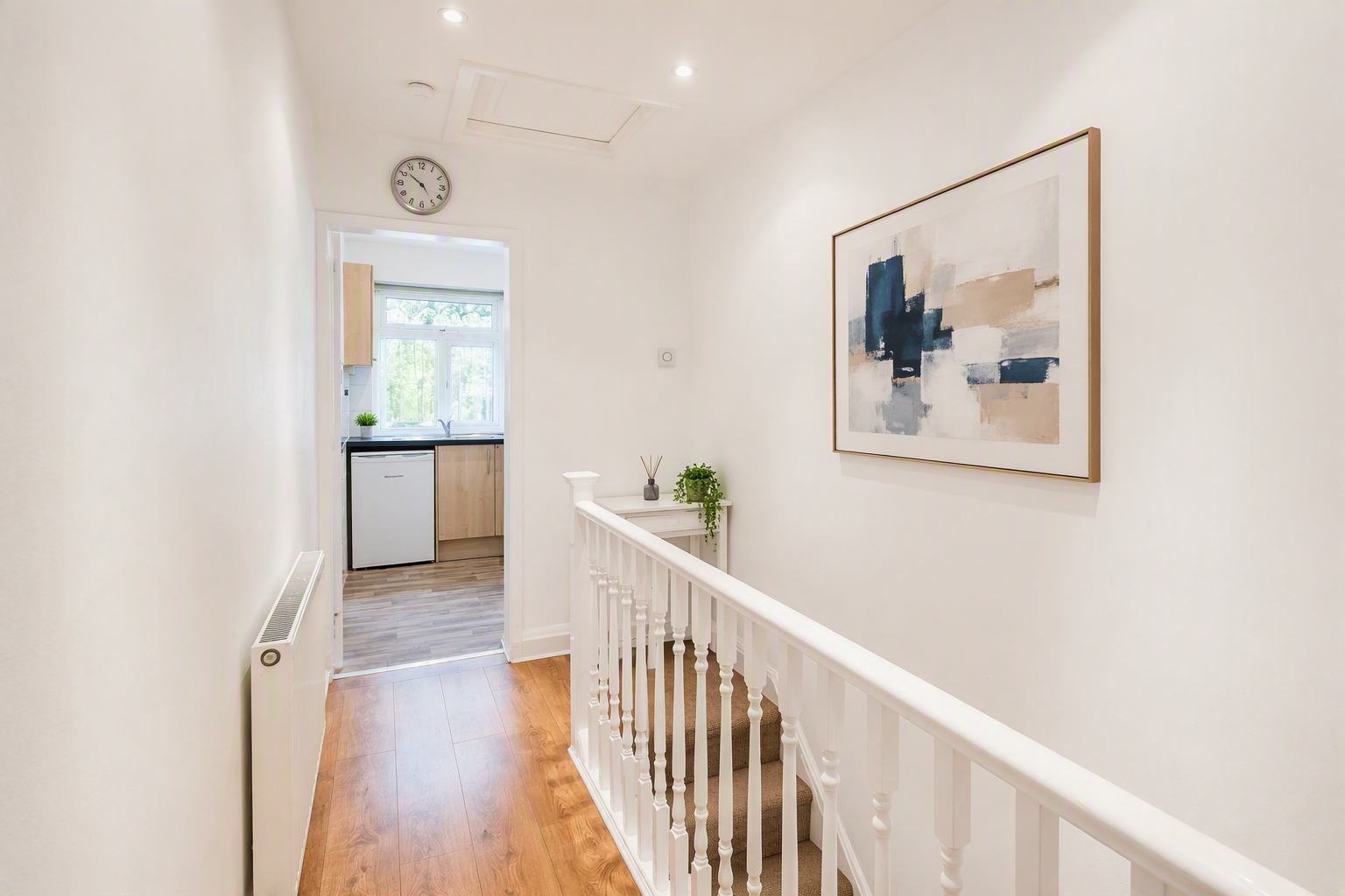 Flat Loring Road in London