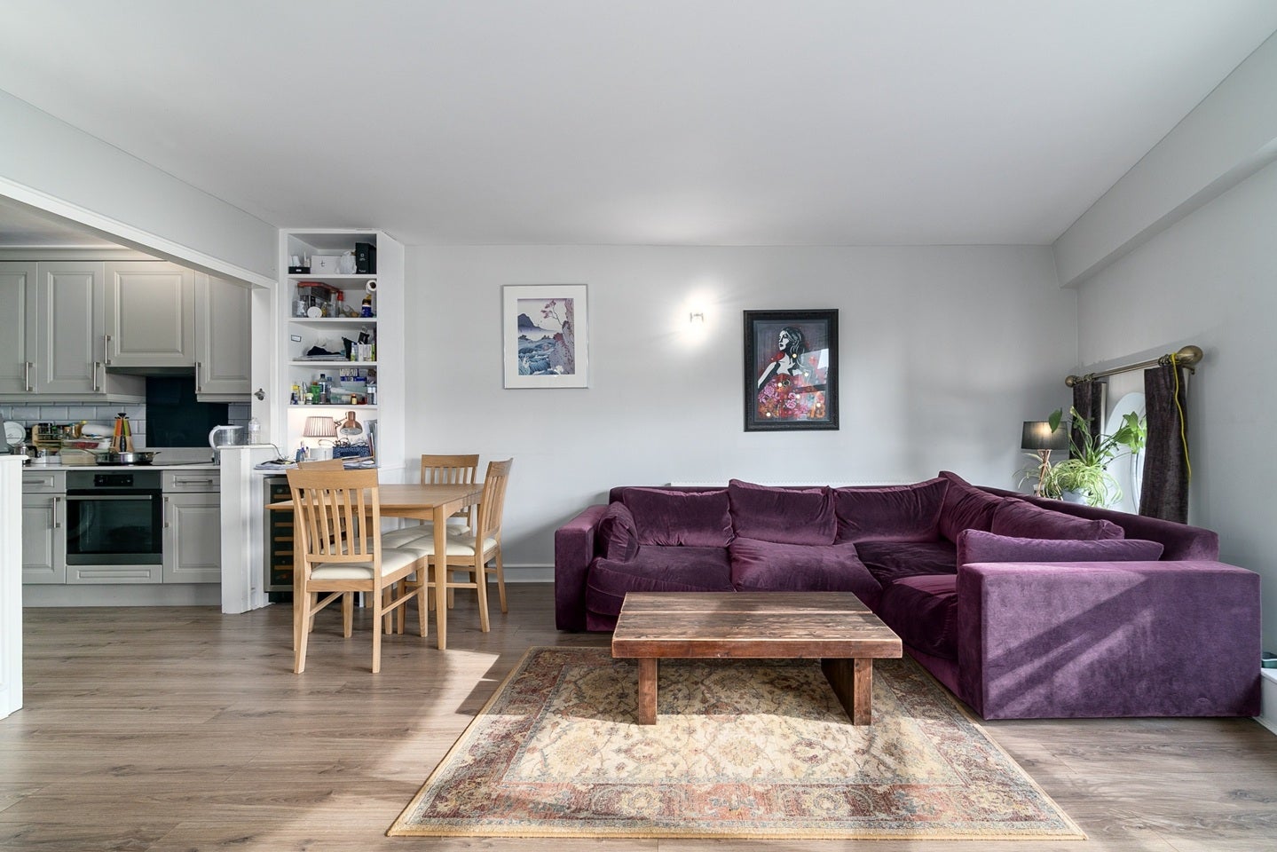 Flat Westferry Road in Greater London