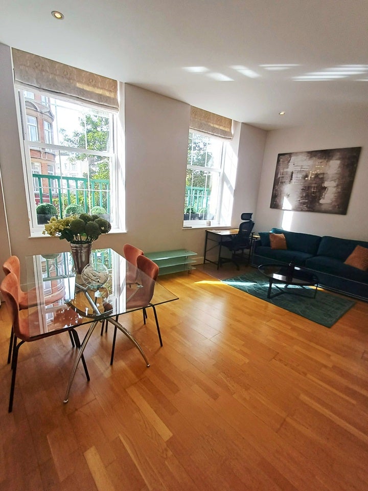 Flat Chepstow Place in City of Westminster