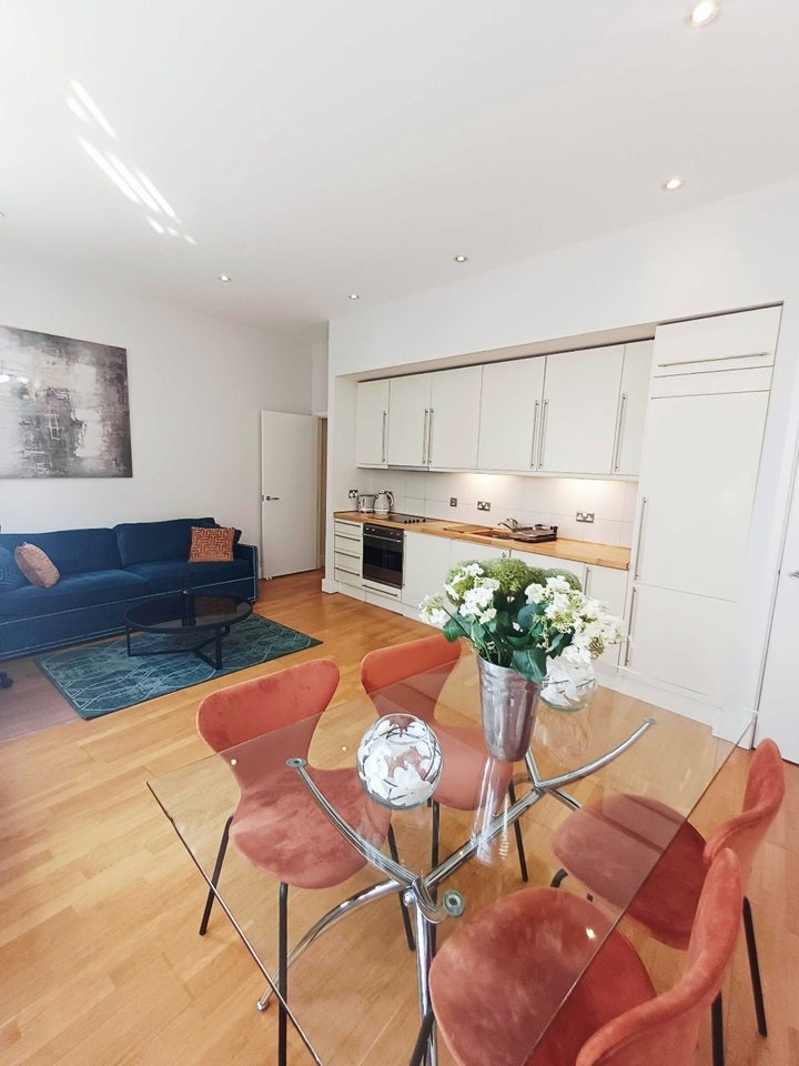 Flat Chepstow Place in City of Westminster